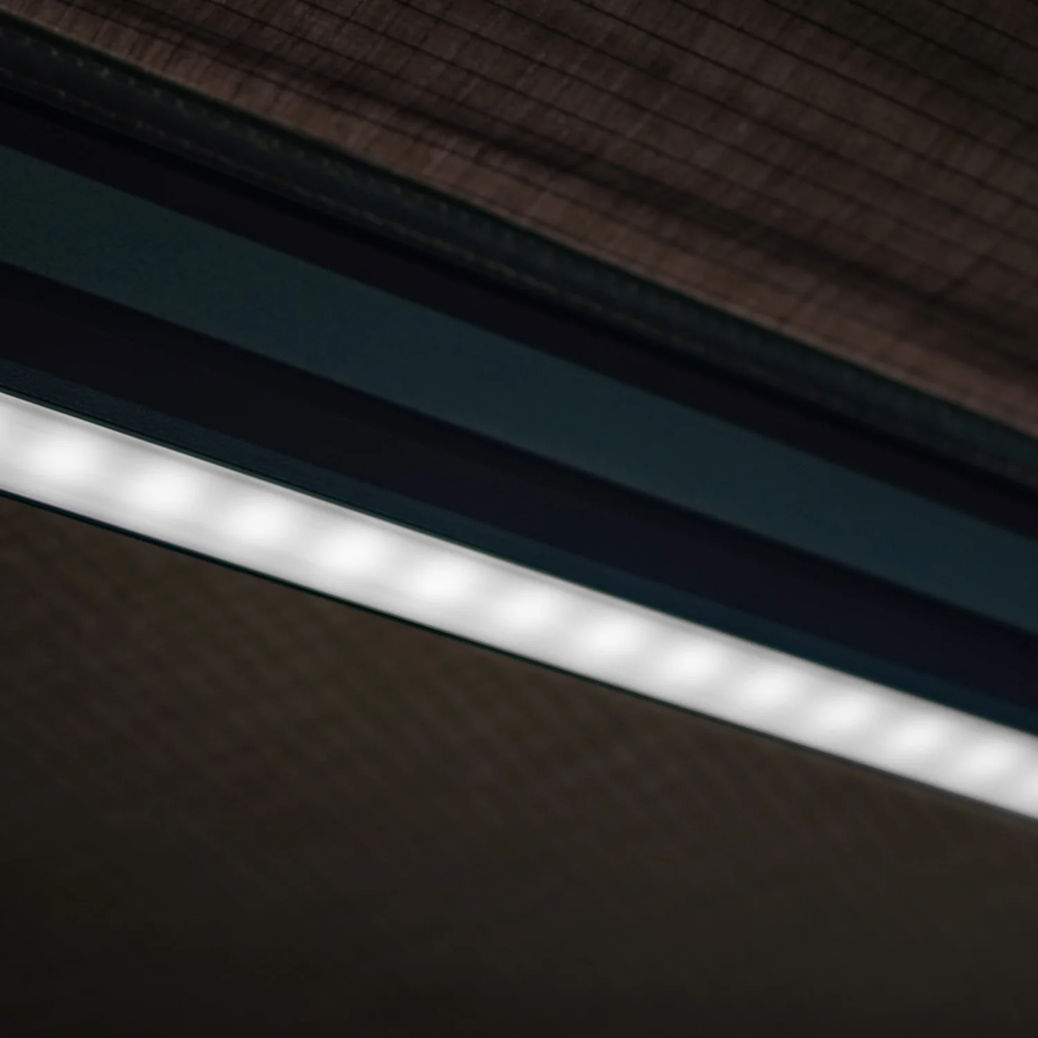 270 FREESTANDING LED AWNING L - Image 13