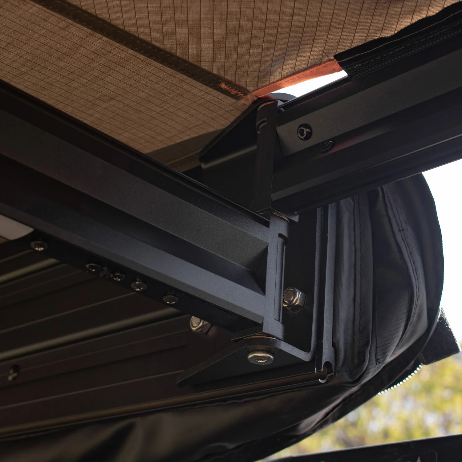 270 FREESTANDING LED AWNING R - Image 4