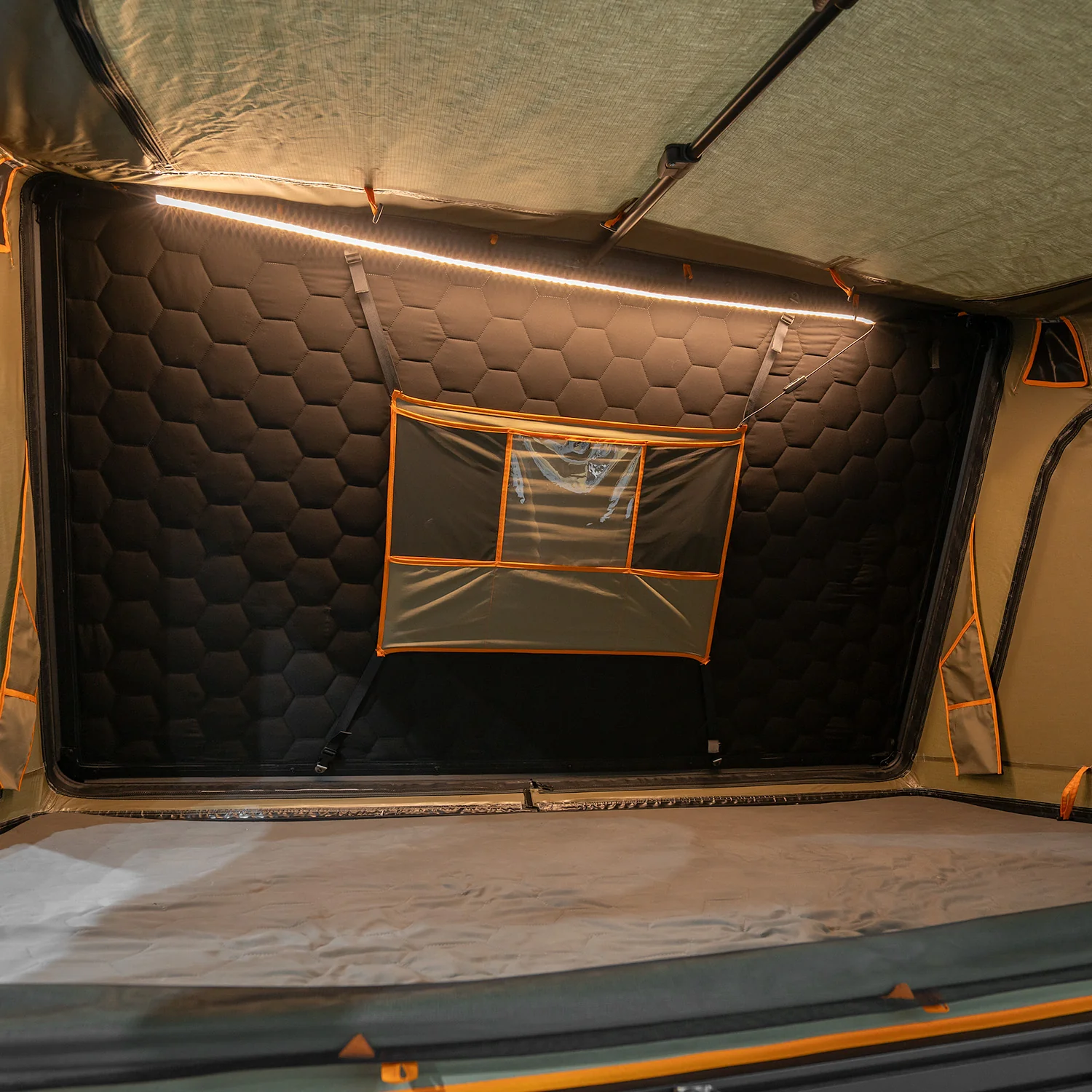 HIGHLAND 1300  ROOF TOP TENT - Image 11